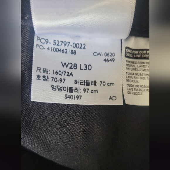 Levi's Women's High Rise Black Jeans - Picture 8 of 9